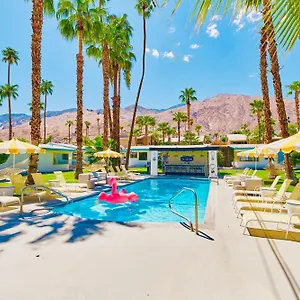 酒店 A Place In The Sun - Adults Only Big Units, 24h Heated Pool & In 1 Acre Park Prime Location, Dog Friendly, Midcentury Modern Boutique, 棕榈泉